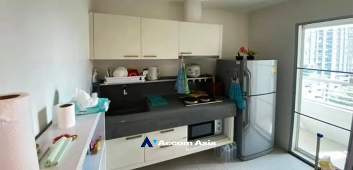 unitQ House Condo Sathon