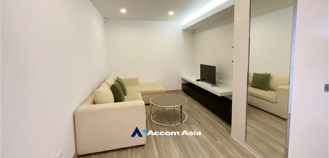 The Bangkok Sathorn Taksin Condominium  1 Bedroom for Sale & Rent BTS Krung Thon Buri in Charoennakhon Bangkok