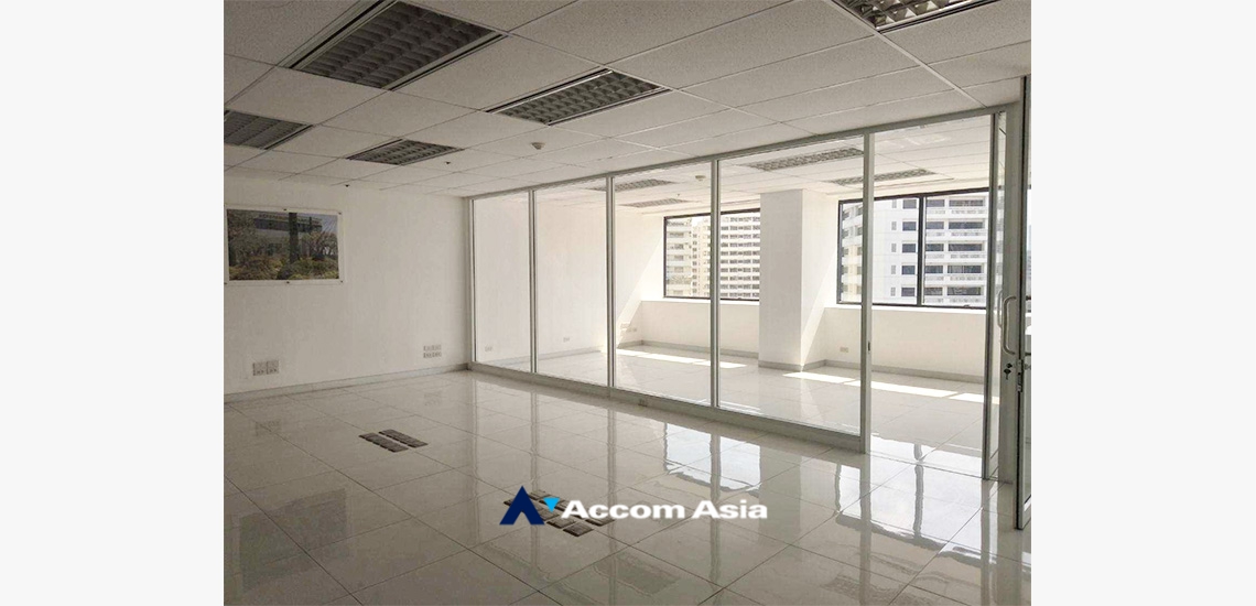  2  Office Space For Rent in Sukhumvit ,Bangkok BTS Nana AA34011
