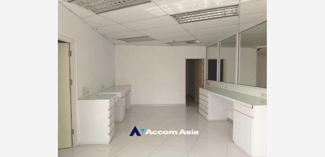 4  Office Space For Rent in Sukhumvit ,Bangkok BTS Nana AA34011