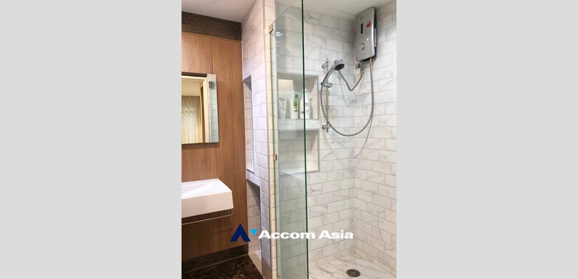 6  2 br Condominium For Sale in Charoen Nakhon ,Bangkok BTS Krung Thon Buri at The Bangkok Sathorn Taksin AA34022