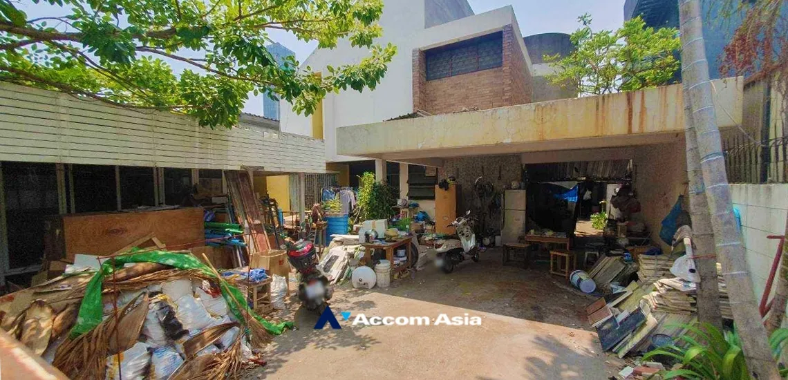 unit Land For Sale in Sukhumvit, Bangkok  near BTS Thong Lo (AA34043)