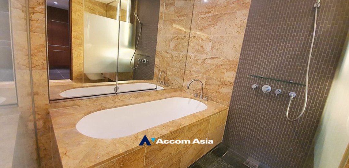 6  1 br Condominium For Rent in Ploenchit ,Bangkok BTS Ratchadamri at Hansar Residence AA34052