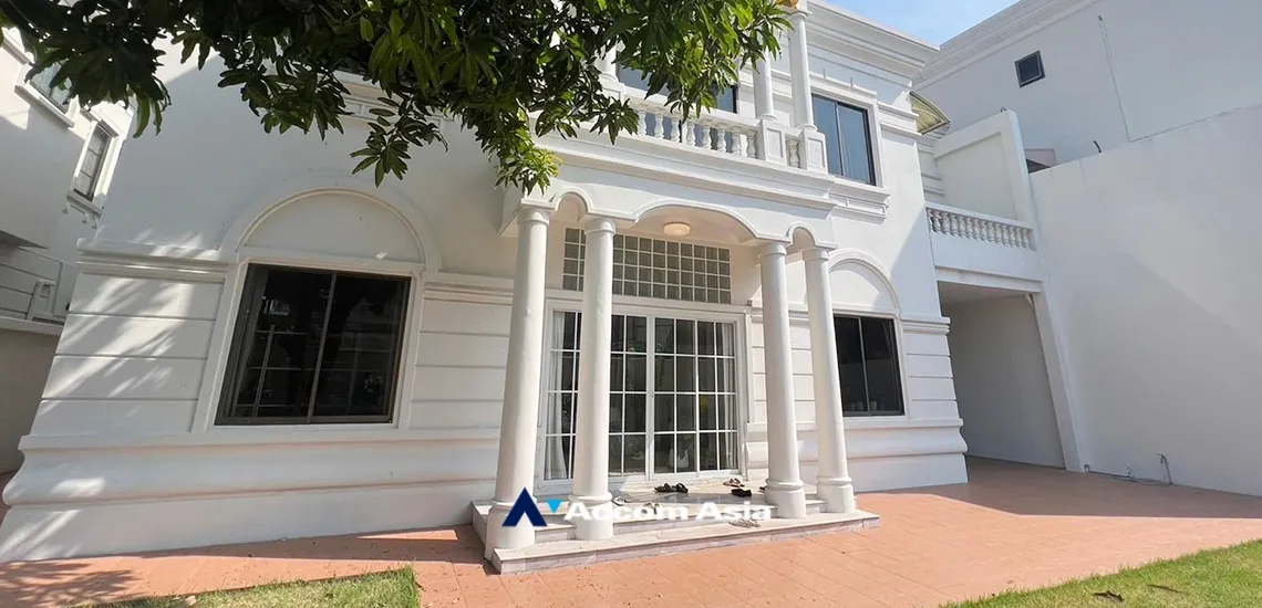 unit 4 Bedrooms  House For Rent in Sukhumvit, Bangkok  near BTS Thong Lo (AA34065)