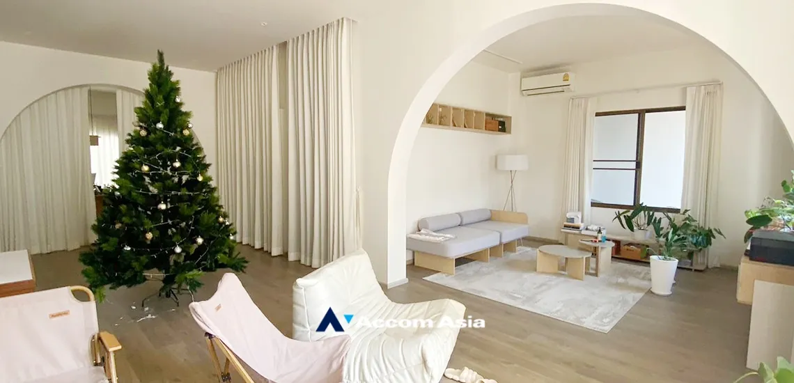  1  4 br House For Rent in Sukhumvit ,Bangkok BTS Thong Lo at Sukhumvit Villa AA34065