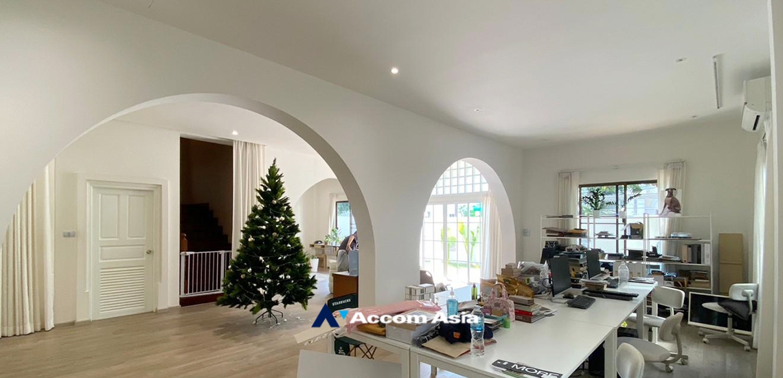 10  4 br House For Rent in Sukhumvit ,Bangkok BTS Thong Lo at Sukhumvit Villa AA34065