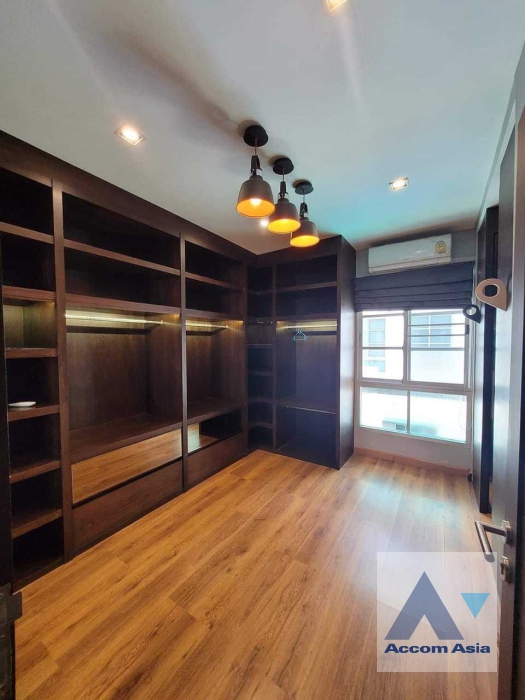 13  3 br Townhouse For Rent in Sathorn ,Bangkok BRT Wat Dokmai at Baan Klang Krung Sathorn Narathiwas AA34107