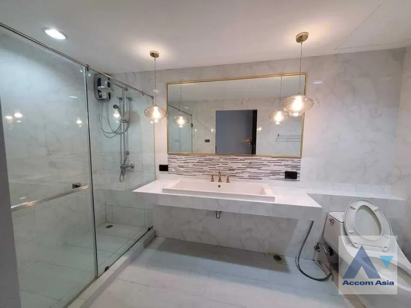 15  3 br Townhouse For Rent in Sathorn ,Bangkok BRT Wat Dokmai at Baan Klang Krung Sathorn Narathiwas AA34107