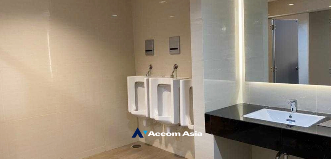 5  Office Space For Rent in Silom ,Bangkok MRT Sam Yan at Amigo Tower AA34126