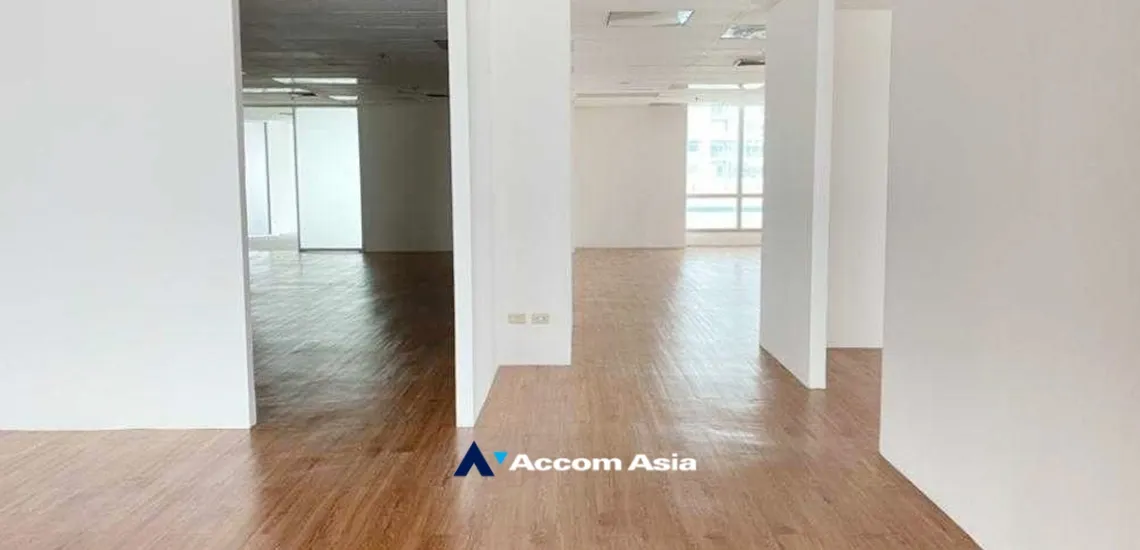 unit Office space For Rent in Silom, Bangkok  near MRT Sam Yan (AA34126)