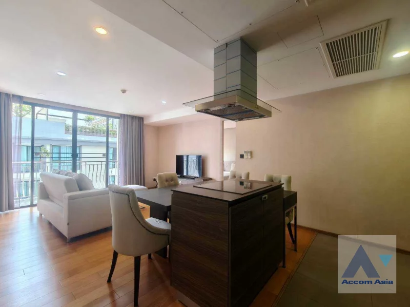unit 2 Bedrooms  Condominium For Rent in Ploenchit, Bangkok  near BTS Chitlom (AA34133)