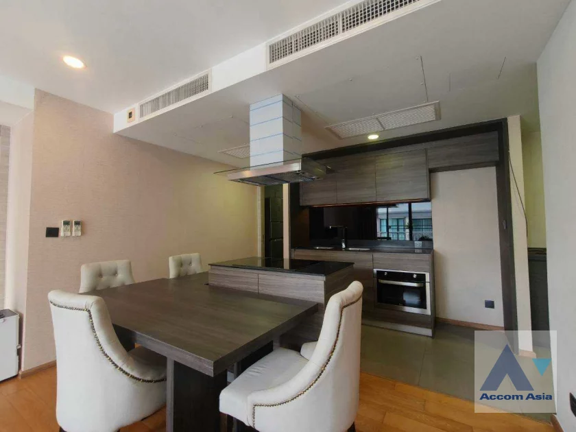 unit 2 Bedrooms  Condominium For Rent in Ploenchit, Bangkok  near BTS Chitlom (AA34133)