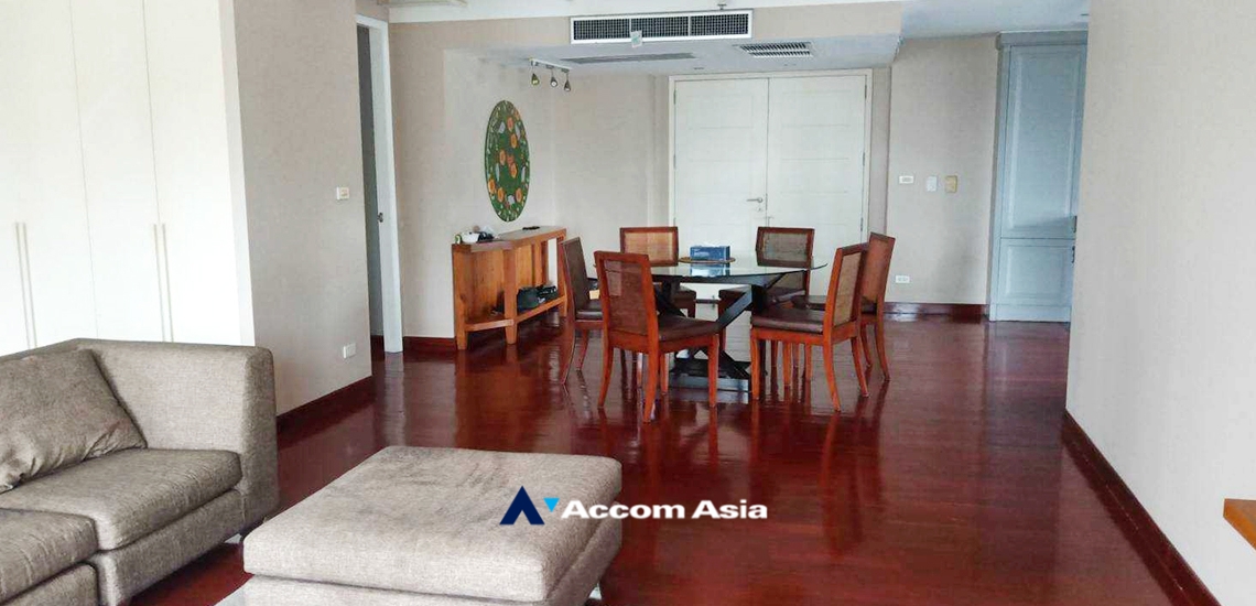 unit 3 Bedrooms  Condominium For Rent in Ploenchit, Bangkok  near BTS Chitlom (AA34177)