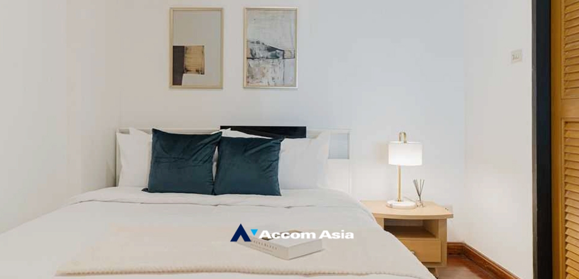 8  2 br Condominium For Rent in Ploenchit ,Bangkok BTS Ploenchit at Navin Court AA34178