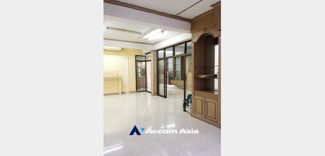 4  Building For Rent in Sukhumvit ,Bangkok BTS Phra khanong AA34182