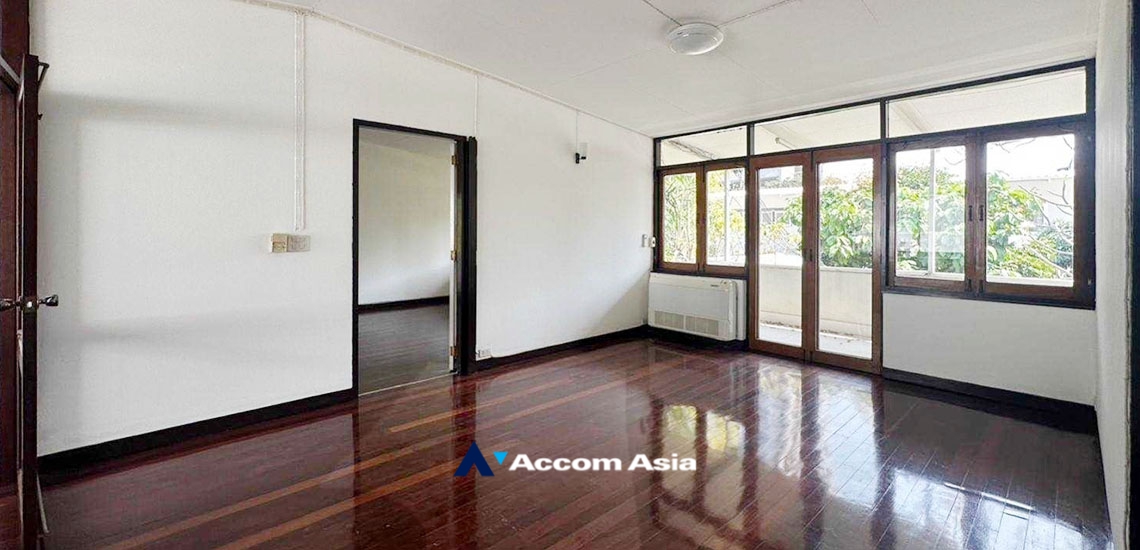 8  3 br House For Rent in Sukhumvit ,Bangkok BTS Thong Lo AA34210