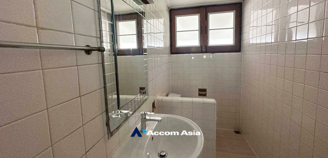 15  3 br House For Rent in Sukhumvit ,Bangkok BTS Thong Lo AA34210