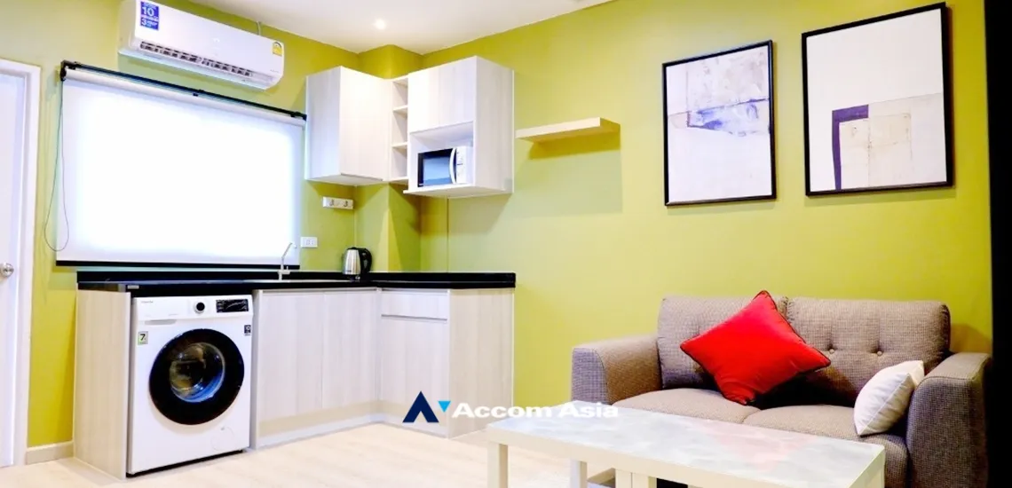 unit 4 Bedrooms  Building For Rent in Silom, Bangkok  near BTS Chong Nonsi (AA34216)