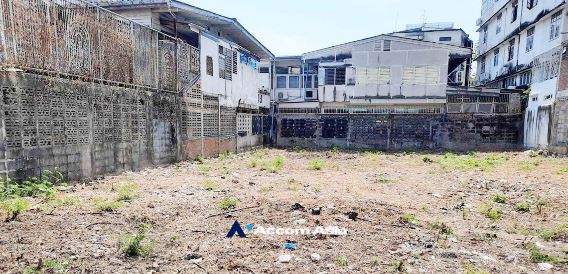  1  Land For Sale in Sathorn ,Bangkok BTS Saint Louis AA34237