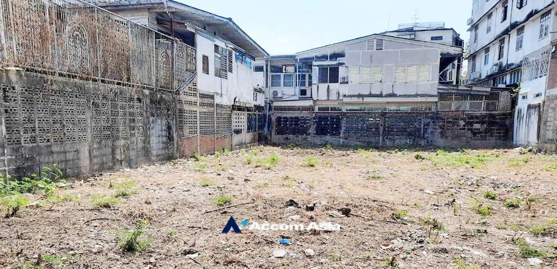  1  Land For Sale in Sathorn ,Bangkok BTS Saint Louis AA34237