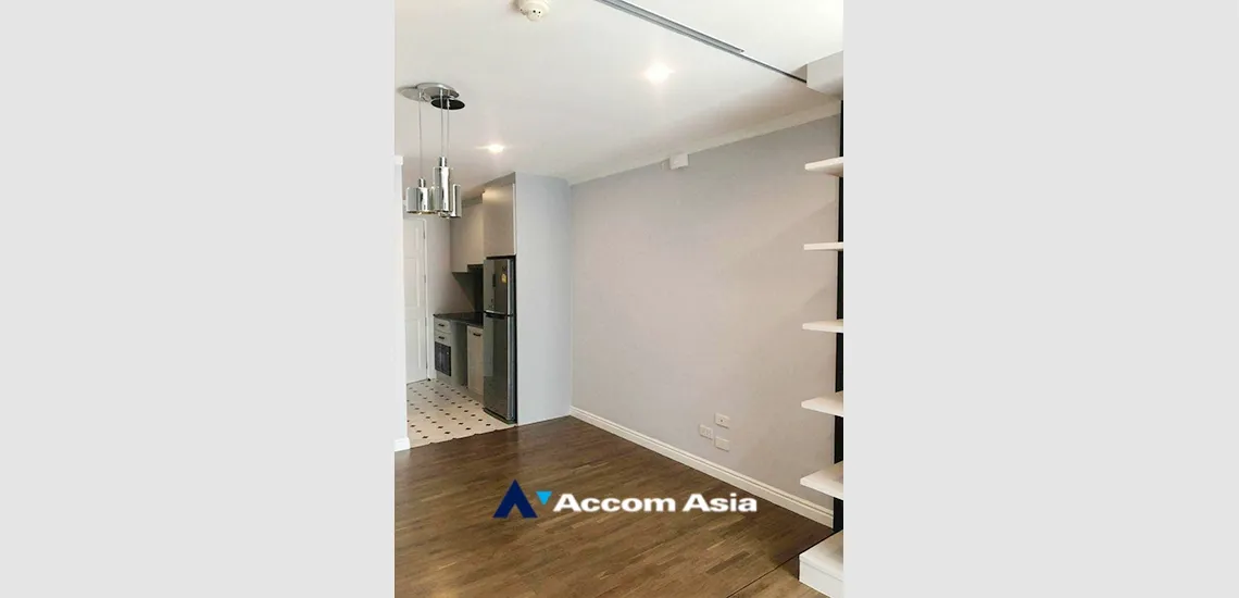 Baan Siri Sathorn  Condominium Condominium  1 Bedroom for Sale   in Sathorn Bangkok