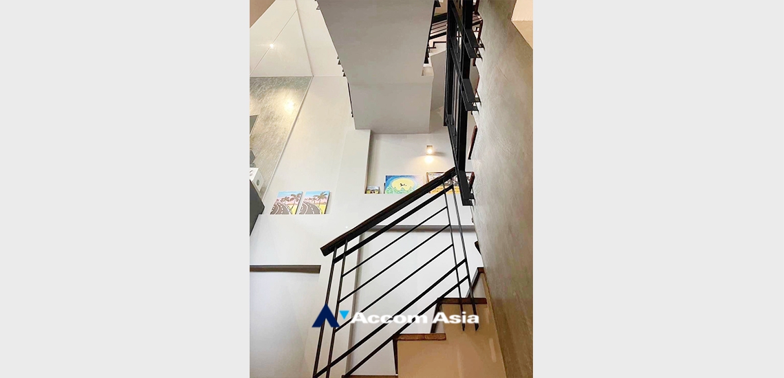  1  3 br Townhouse For Sale in Bang Na ,Samutprakan BTS Bearing AA34262