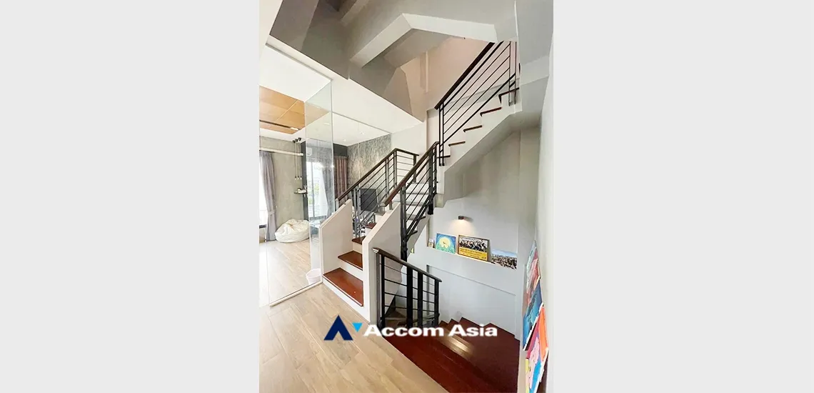 unit 3 Bedrooms  Townhouse For Sale in Bang Na, Bangkok  near BTS Bearing (AA34262)