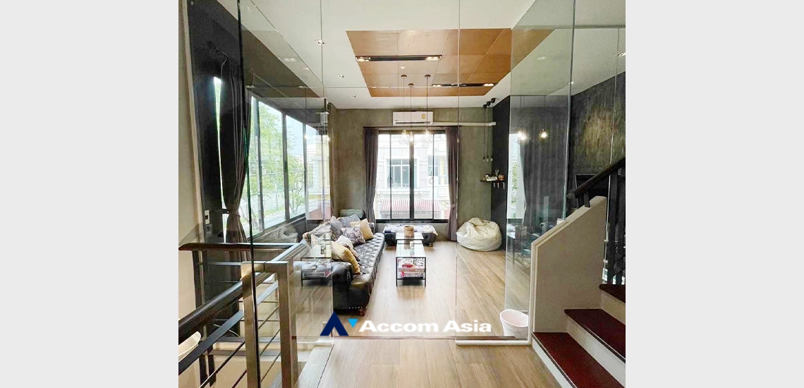 4  3 br Townhouse For Sale in Bang Na ,Samutprakan BTS Bearing AA34262