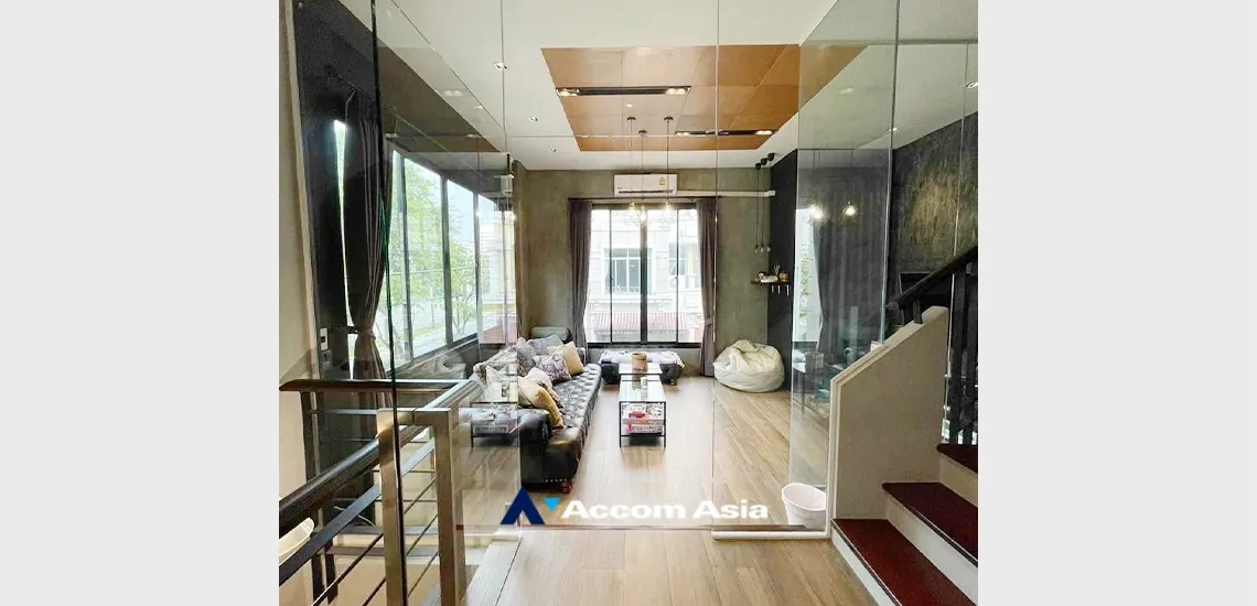 unit 3 Bedrooms  Townhouse For Sale in Bang Na, Bangkok  near BTS Bearing (AA34262)
