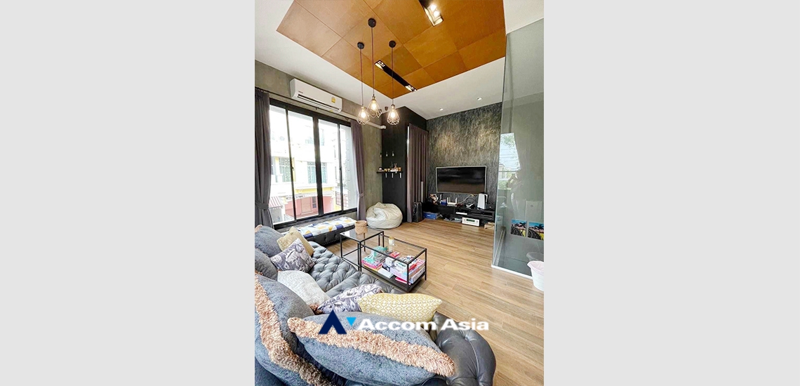 5  3 br Townhouse For Sale in Bang Na ,Samutprakan BTS Bearing AA34262