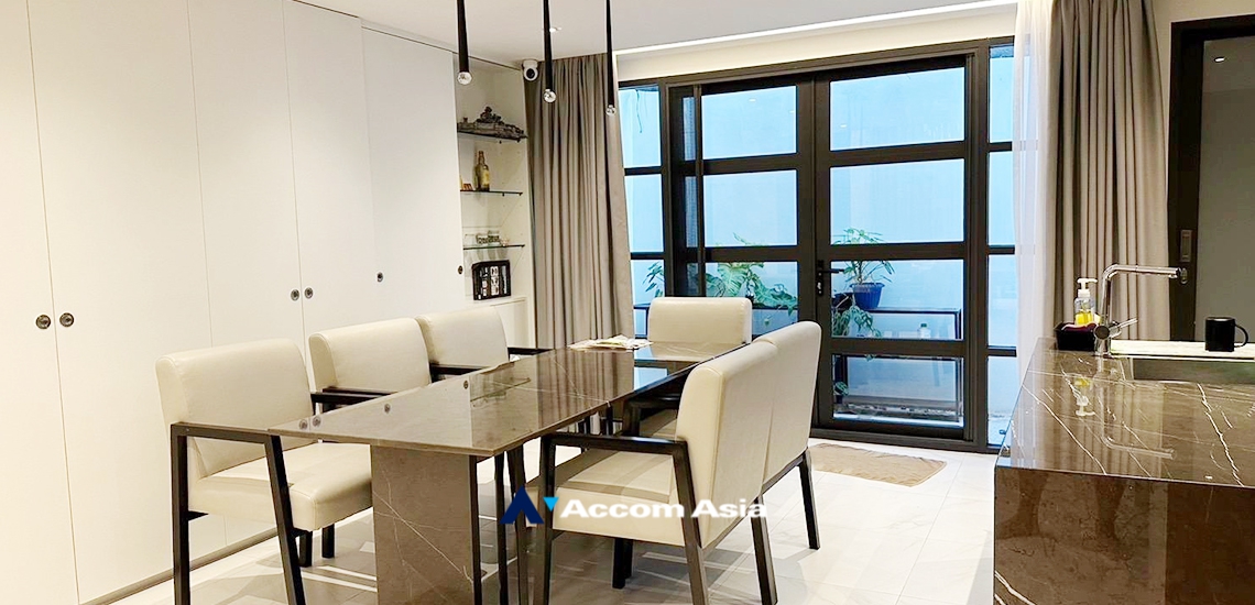  1  3 br Townhouse for rent and sale in Sathorn ,Bangkok BRT Nararam 3 AA34274