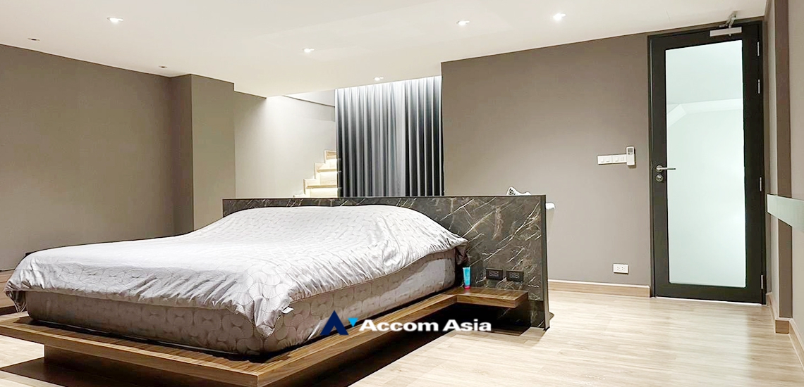 7  3 br Townhouse for rent and sale in Sathorn ,Bangkok BRT Nararam 3 AA34274