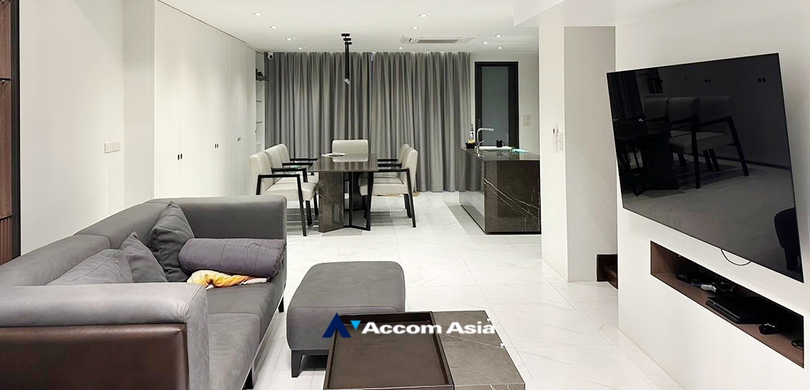 unit 3 Bedrooms  Townhouse For Rent & Sale in Sathorn, Bangkok  near BRT Nararam 3 (AA34274)