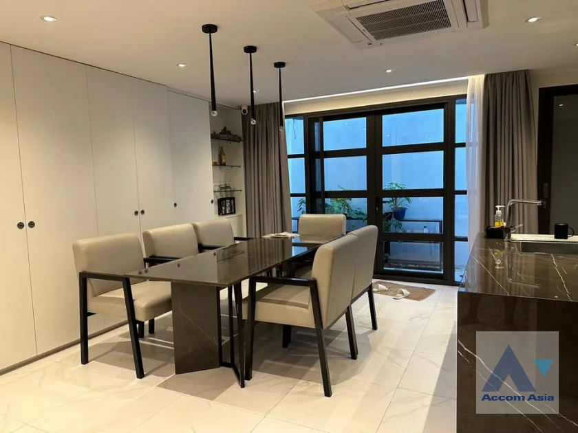 5  3 br Townhouse for rent and sale in Sathorn ,Bangkok BRT Nararam 3 AA34274