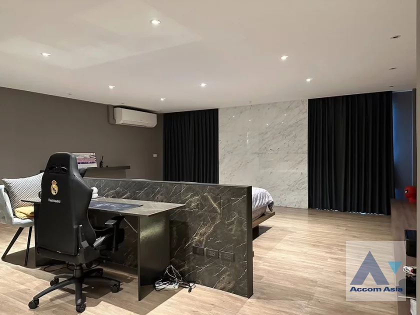 7  3 br Townhouse for rent and sale in Sathorn ,Bangkok BRT Nararam 3 AA34274