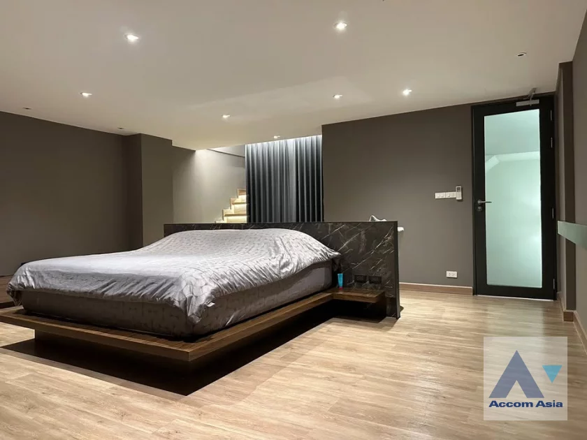 8  3 br Townhouse for rent and sale in Sathorn ,Bangkok BRT Nararam 3 AA34274