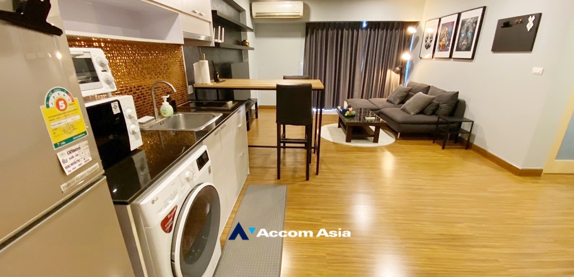  1  2 br Condominium For Sale in Ratchadaphisek ,Bangkok MRT Phetchaburi at My Resort Bangkok AA34276