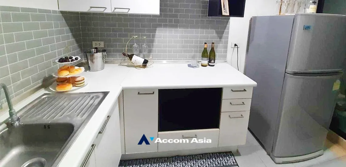  1  2 br Condominium For Sale in Sathorn ,Bangkok BRT Wat Dan at Lumpini Place Narathiwas - Chaopraya AA34309
