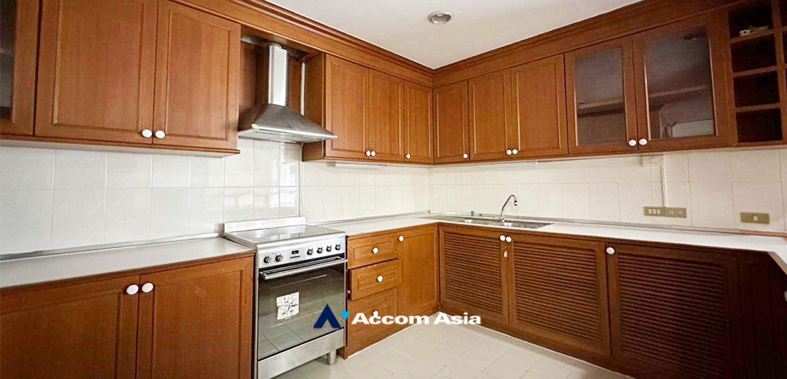unit 3 Bedrooms  Condominium For Rent in Sukhumvit, Bangkok  near BTS Phrom Phong (24856)