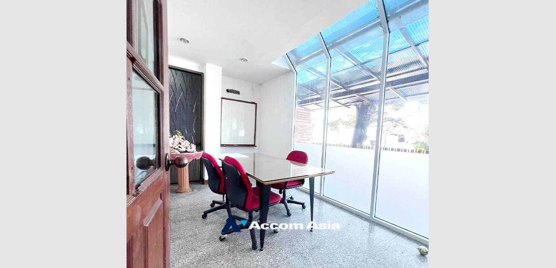 7  4 br House for rent and sale in Lat Phrao ,Bangkok BTS Thong Lo AA34374