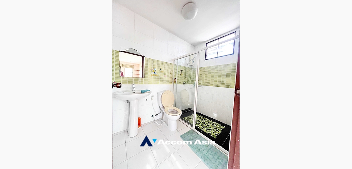 20  4 br House for rent and sale in Lat Phrao ,Bangkok BTS Thong Lo AA34374