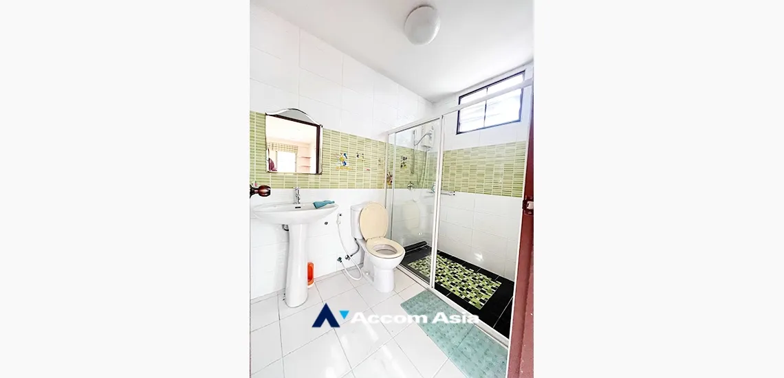20  4 br House for rent and sale in Lat Phrao ,Bangkok BTS Thong Lo AA34374