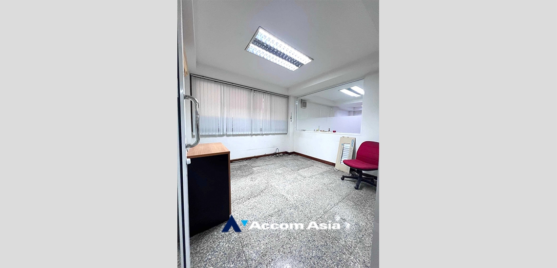 8  4 br House for rent and sale in Lat Phrao ,Bangkok BTS Thong Lo AA34374