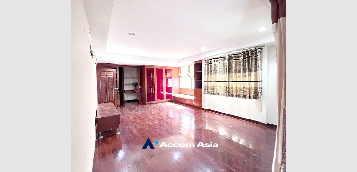 12  4 br House for rent and sale in Lat Phrao ,Bangkok BTS Thong Lo AA34374