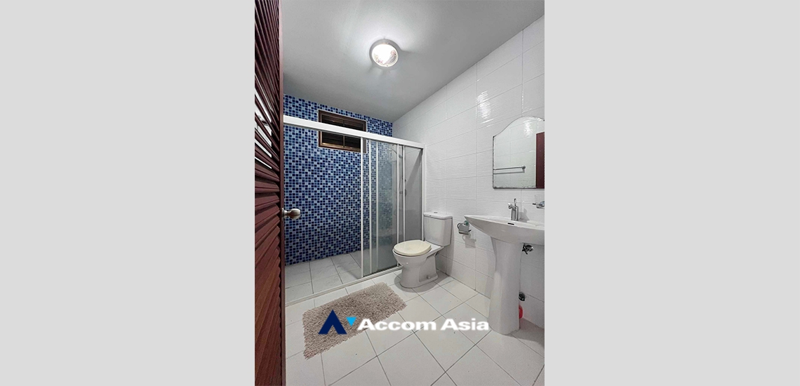 21  4 br House for rent and sale in Lat Phrao ,Bangkok BTS Thong Lo AA34374