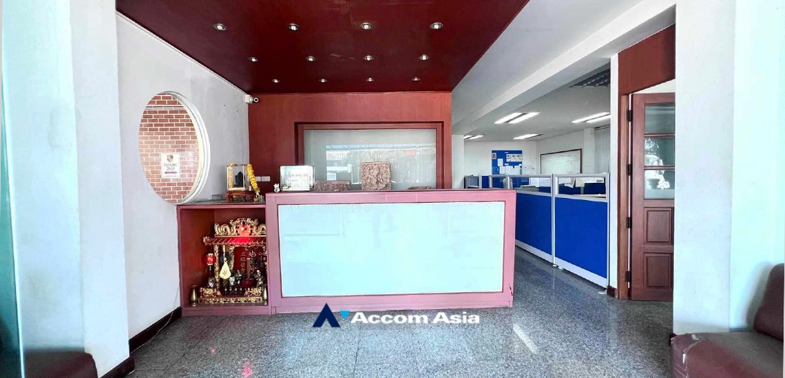  2  4 br House for rent and sale in Lat Phrao ,Bangkok BTS Thong Lo AA34374