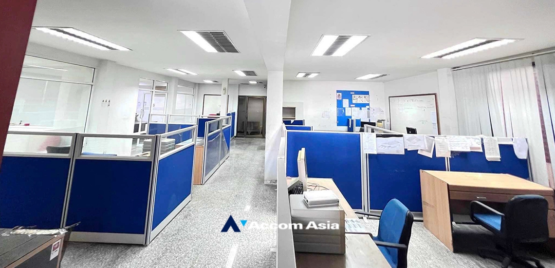  1  4 br House for rent and sale in Lat Phrao ,Bangkok BTS Thong Lo AA34374