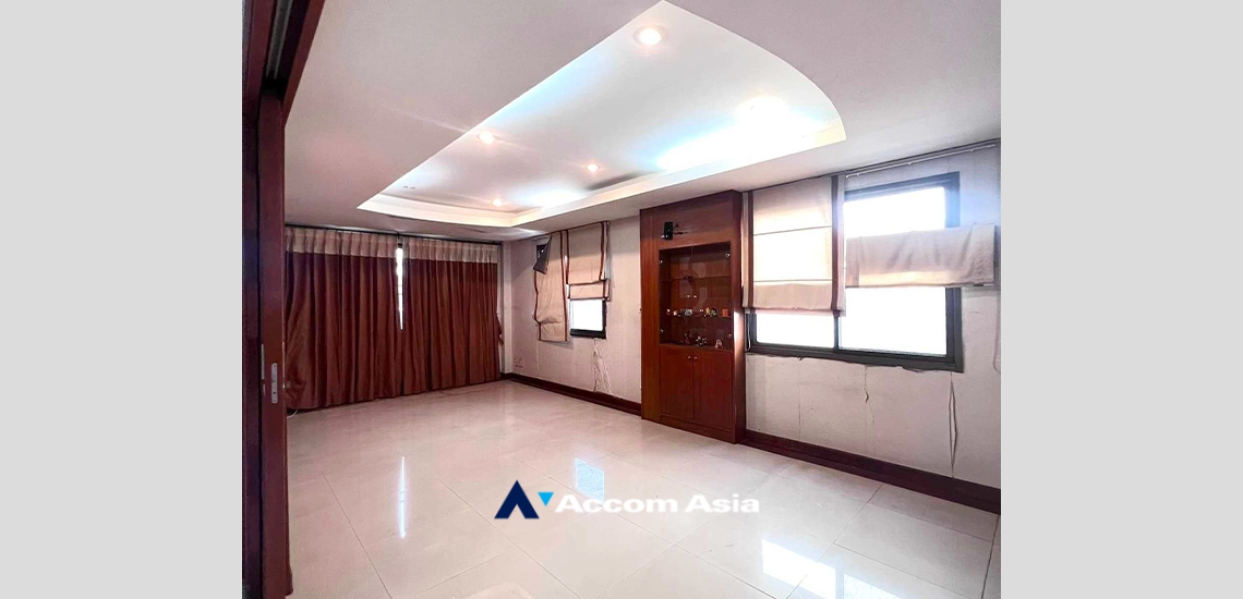14  4 br House for rent and sale in Lat Phrao ,Bangkok BTS Thong Lo AA34374