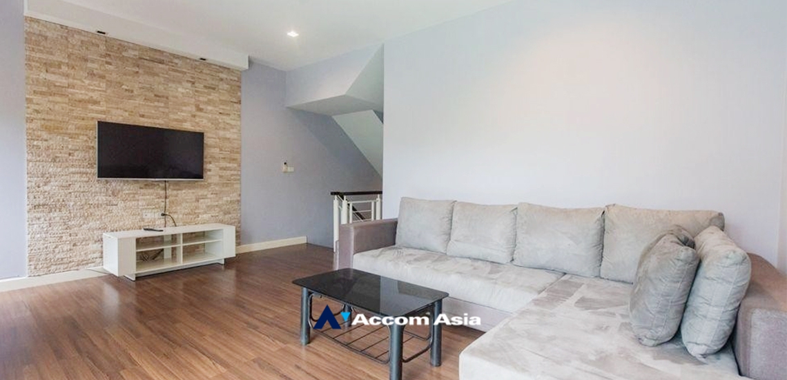 5  3 br Townhouse for rent and sale in Pattanakarn ,Bangkok BTS On Nut at Town Avenue Srinagarin AA34410