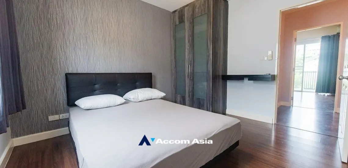 8  3 br Townhouse for rent and sale in Pattanakarn ,Bangkok BTS On Nut at Town Avenue Srinagarin AA34410